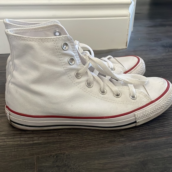 SOLD white converse - Picture 4 of 10